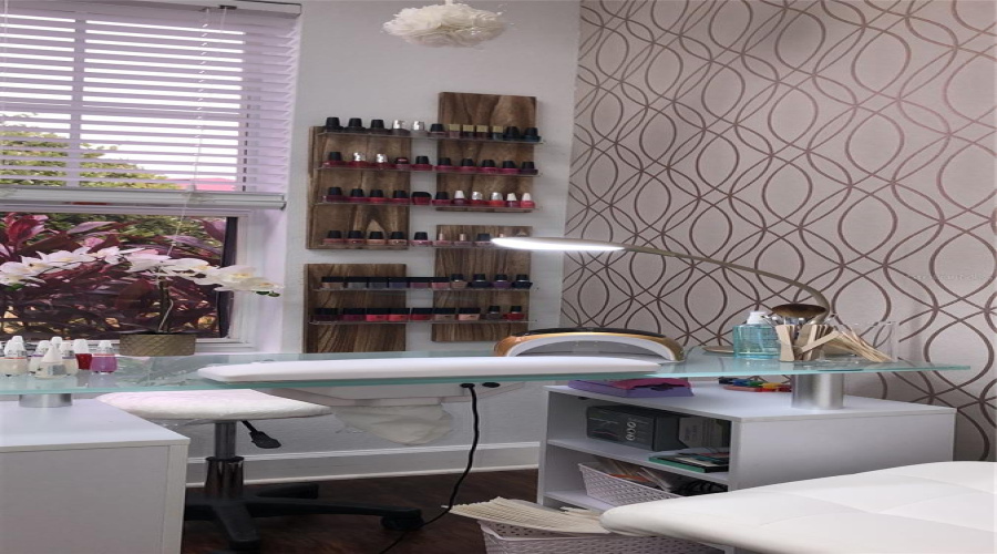 Salon in clubhouse