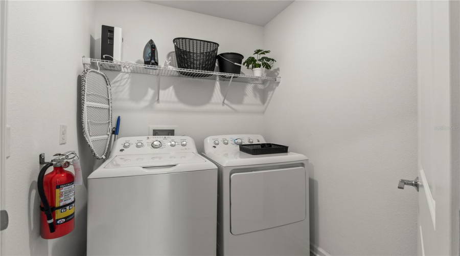 DAVENPORT, Florida 33896, 2 Bedrooms Bedrooms, ,2 BathroomsBathrooms,Residential,For Sale,SPLASH SHOT,0,MFRO6184900