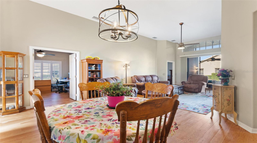 12 Ft Ceiling In Central Living Area