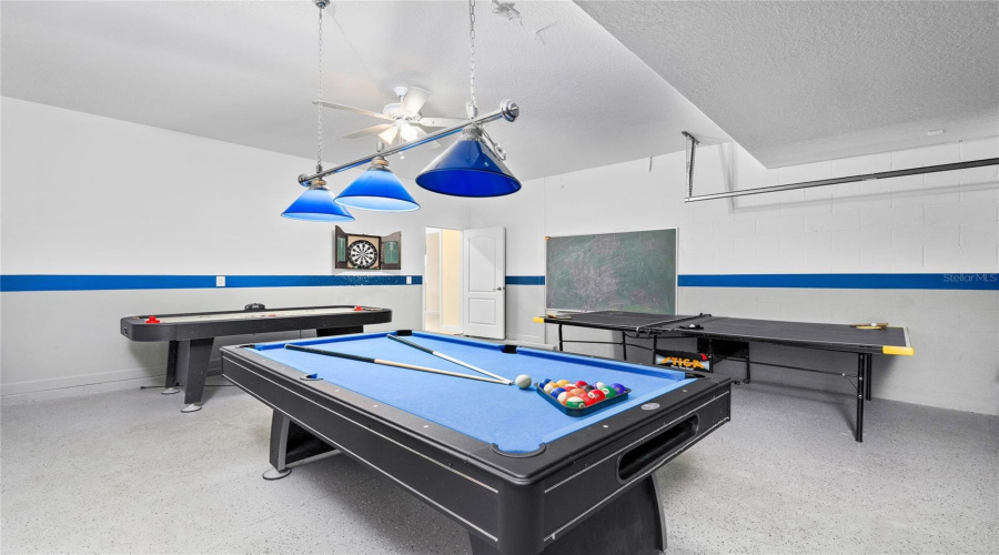 Game Room Area In 2 Car Garage!