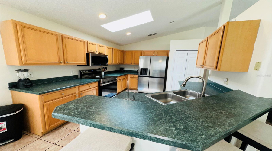 Kissimmee, Florida 34746, 4 Bedrooms Bedrooms, ,3 Bathroomsbathrooms,Residential,For Sale,Seneca Point,Mfro6204622