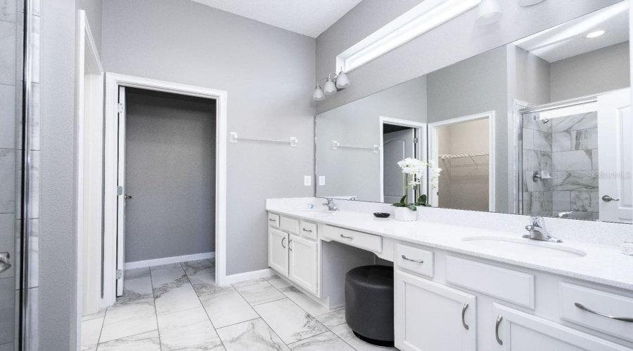 DAVENPORT, Florida 33837, 12 Bedrooms Bedrooms, ,11 BathroomsBathrooms,Residential,For Sale,OAKBOURNE,0,MFRO6207057
