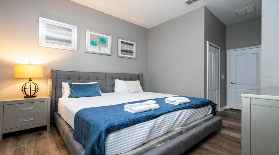 DAVENPORT, Florida 33837, 12 Bedrooms Bedrooms, ,11 BathroomsBathrooms,Residential,For Sale,OAKBOURNE,0,MFRO6207057