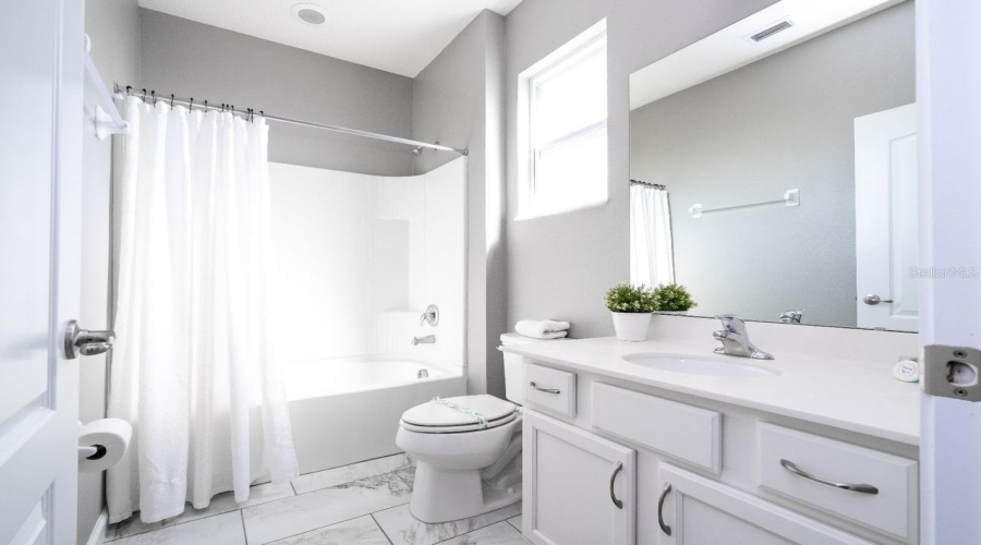DAVENPORT, Florida 33837, 12 Bedrooms Bedrooms, ,11 BathroomsBathrooms,Residential,For Sale,OAKBOURNE,0,MFRO6207057