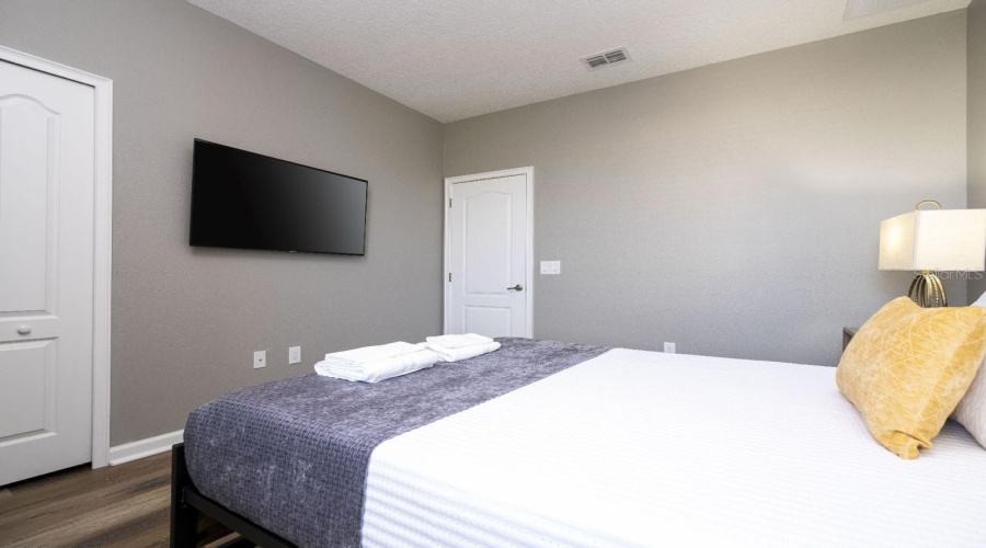 DAVENPORT, Florida 33837, 12 Bedrooms Bedrooms, ,11 BathroomsBathrooms,Residential,For Sale,OAKBOURNE,0,MFRO6207057