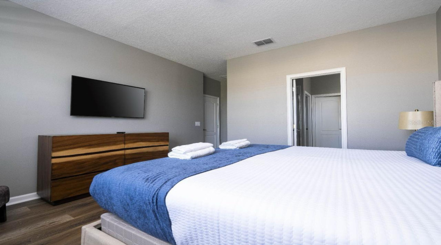 DAVENPORT, Florida 33837, 12 Bedrooms Bedrooms, ,11 BathroomsBathrooms,Residential,For Sale,OAKBOURNE,0,MFRO6207057