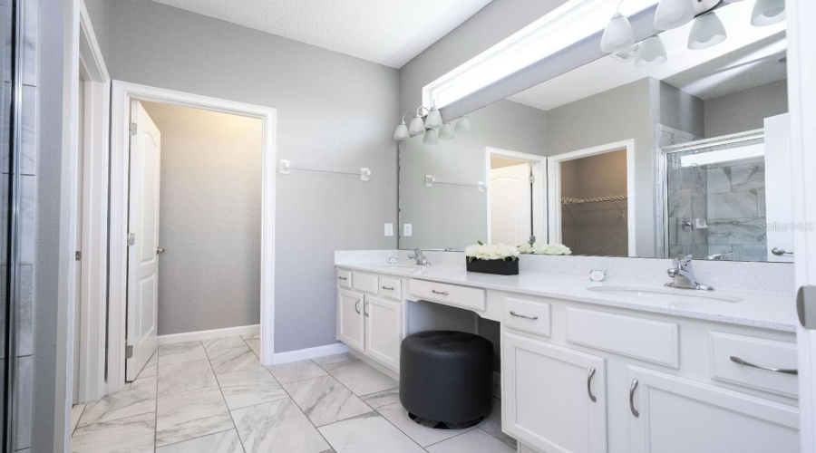 DAVENPORT, Florida 33837, 12 Bedrooms Bedrooms, ,11 BathroomsBathrooms,Residential,For Sale,OAKBOURNE,0,MFRO6207057