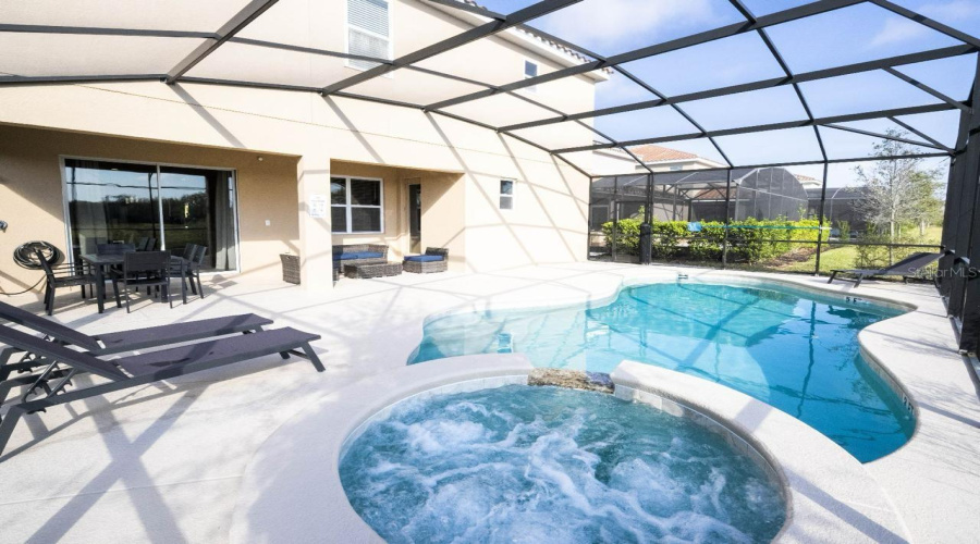 DAVENPORT, Florida 33837, 12 Bedrooms Bedrooms, ,11 BathroomsBathrooms,Residential,For Sale,OAKBOURNE,0,MFRO6207057