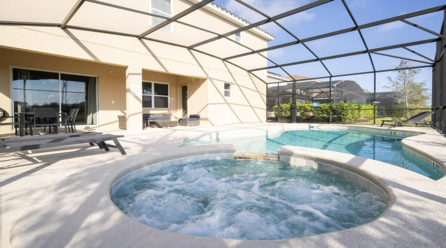 DAVENPORT, Florida 33837, 12 Bedrooms Bedrooms, ,11 BathroomsBathrooms,Residential,For Sale,OAKBOURNE,0,MFRO6207057