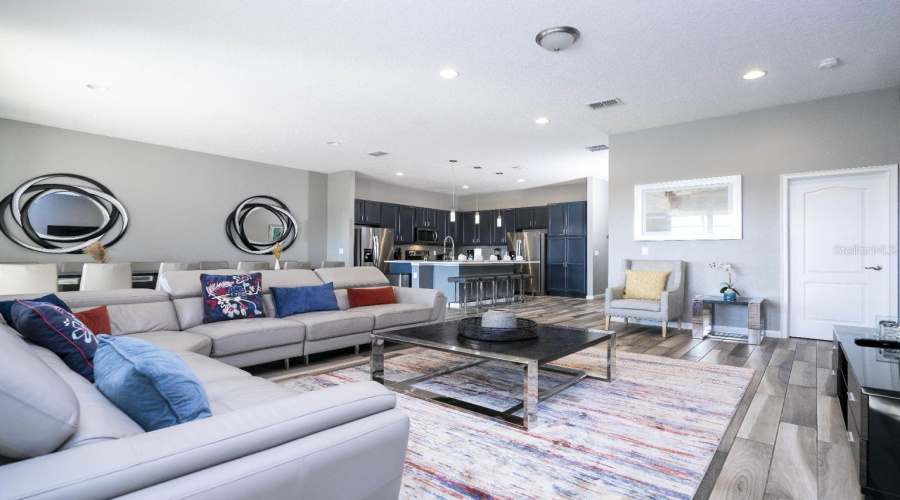 DAVENPORT, Florida 33837, 12 Bedrooms Bedrooms, ,11 BathroomsBathrooms,Residential,For Sale,OAKBOURNE,0,MFRO6207057