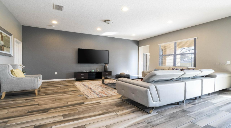 DAVENPORT, Florida 33837, 12 Bedrooms Bedrooms, ,11 BathroomsBathrooms,Residential,For Sale,OAKBOURNE,0,MFRO6207057