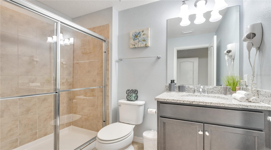 Kissimmee, Florida 34747, 5 Bedrooms Bedrooms, ,4 Bathroomsbathrooms,Residential,For Sale,Geneve,Mfro6209001