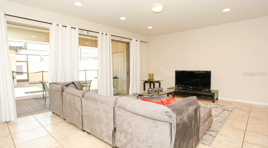 Kissimmee, Florida 34747, 4 Bedrooms Bedrooms, ,3 Bathroomsbathrooms,Residential,For Sale,Majorca,Mfrs5104616