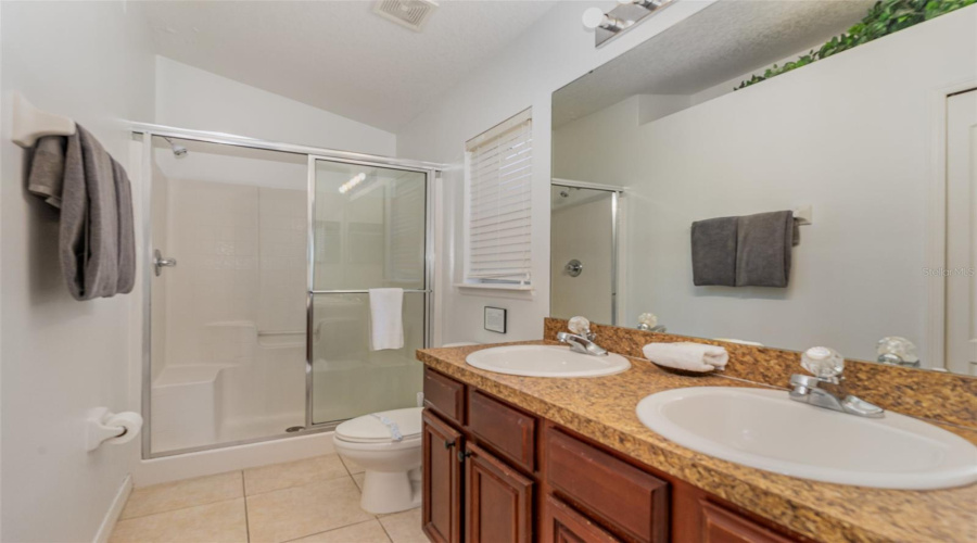 Dual Sinks! Master Bath