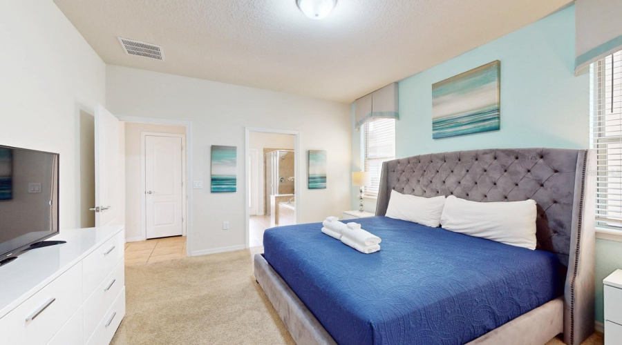 KISSIMMEE, Florida 34747, 8 Bedrooms Bedrooms, ,6 BathroomsBathrooms,Residential,For Sale,LIMA,0,MFRO6210246
