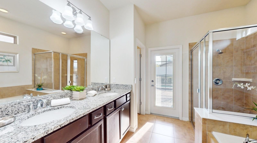 KISSIMMEE, Florida 34747, 8 Bedrooms Bedrooms, ,6 BathroomsBathrooms,Residential,For Sale,LIMA,0,MFRO6210246