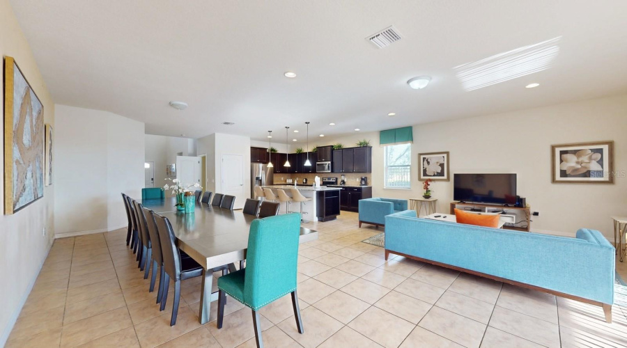 KISSIMMEE, Florida 34747, 8 Bedrooms Bedrooms, ,6 BathroomsBathrooms,Residential,For Sale,LIMA,0,MFRO6210246