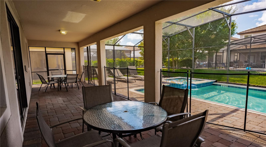 Davenport, Florida 33896, 6 Bedrooms Bedrooms, ,6 Bathroomsbathrooms,Residential,For Sale,Moon Valley,Mfrs5107395
