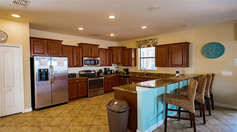 Davenport, Florida 33896, 6 Bedrooms Bedrooms, ,6 Bathroomsbathrooms,Residential,For Sale,Moon Valley,Mfrs5107395
