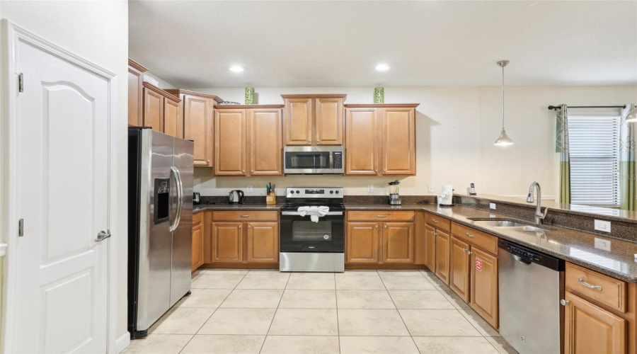 DAVENPORT, Florida 33896, 8 Bedrooms Bedrooms, ,5 BathroomsBathrooms,Residential,For Sale,WEXFORD,0,MFRO6209011
