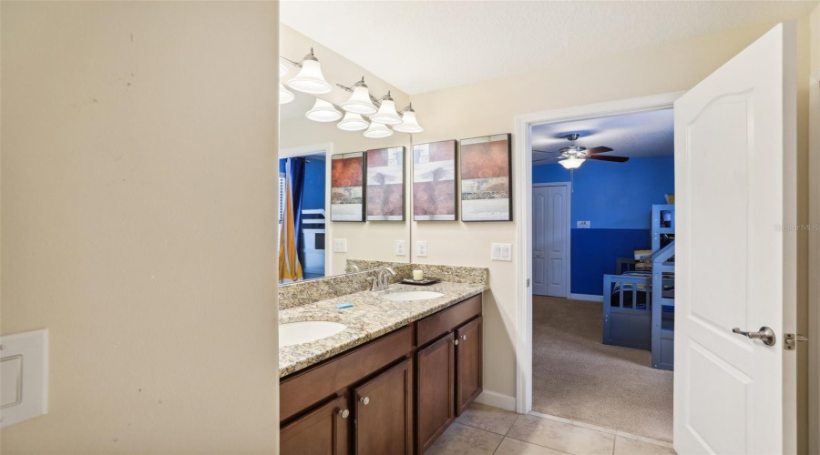 DAVENPORT, Florida 33896, 8 Bedrooms Bedrooms, ,5 BathroomsBathrooms,Residential,For Sale,WEXFORD,0,MFRO6209011