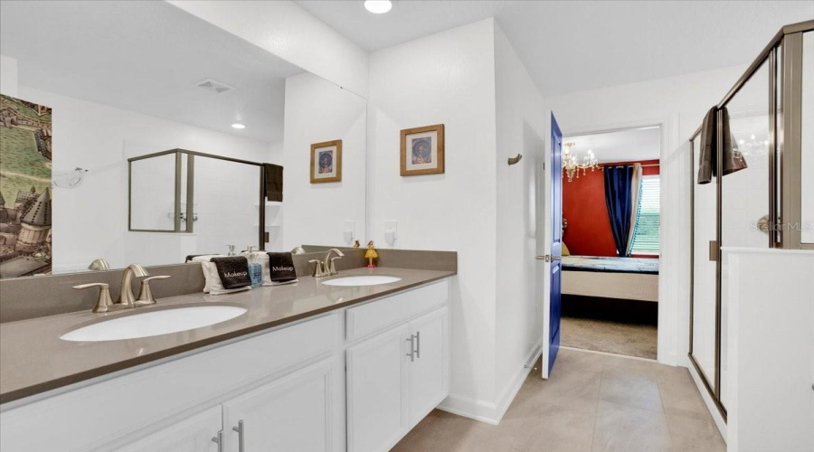 Kissimmee, Florida 34746, 8 Bedrooms Bedrooms, ,5 Bathroomsbathrooms,Residential,For Sale,Paragraph,Mfrg5083655