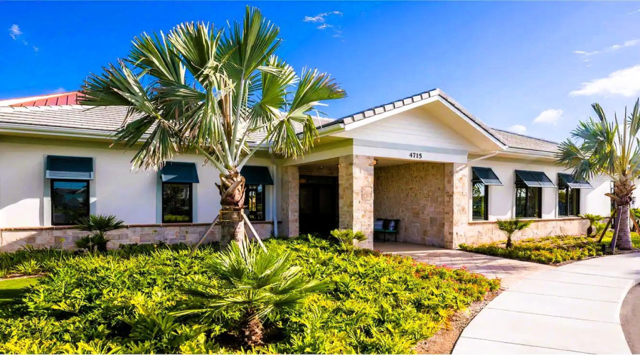 Kissimmee, Florida 34746, 8 Bedrooms Bedrooms, ,5 Bathroomsbathrooms,Residential,For Sale,Paragraph,Mfrg5083655