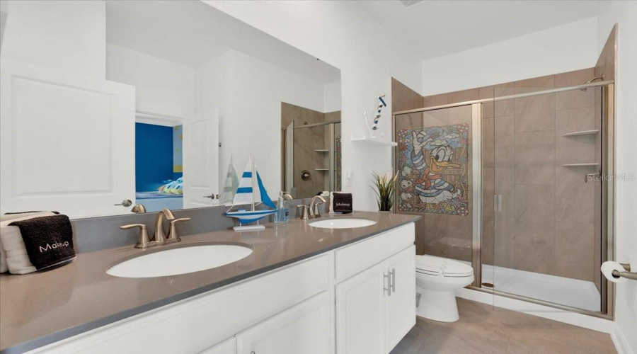 Kissimmee, Florida 34746, 8 Bedrooms Bedrooms, ,5 Bathroomsbathrooms,Residential,For Sale,Paragraph,Mfrg5083655
