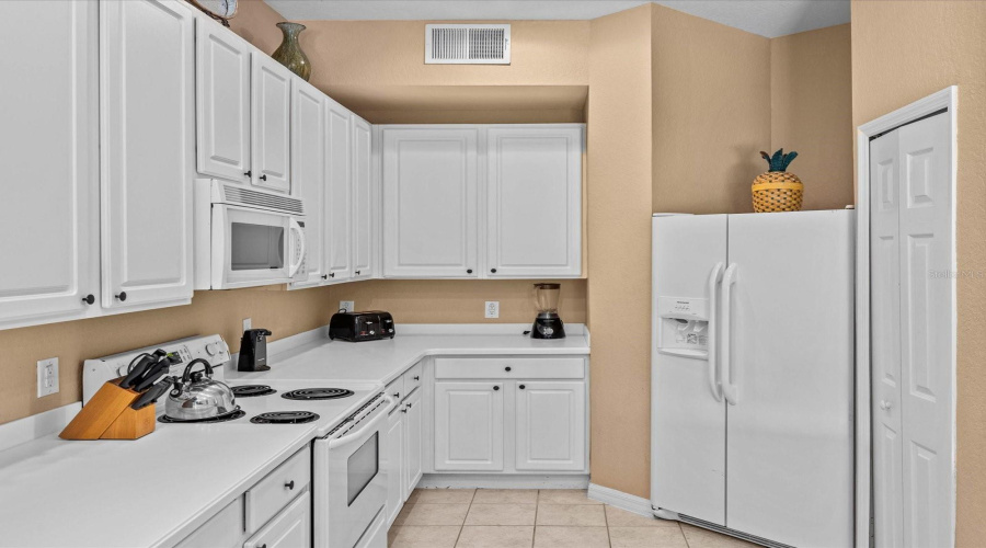 Davenport, Florida 33897, 2 Bedrooms Bedrooms, ,2 Bathroomsbathrooms,Residential,For Sale,New Providence Promenade,Mfro6221307