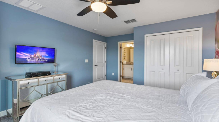 Davenport, Florida 33896, 6 Bedrooms Bedrooms, ,6 Bathroomsbathrooms,Residential,For Sale,Stinger,Mfro6219187