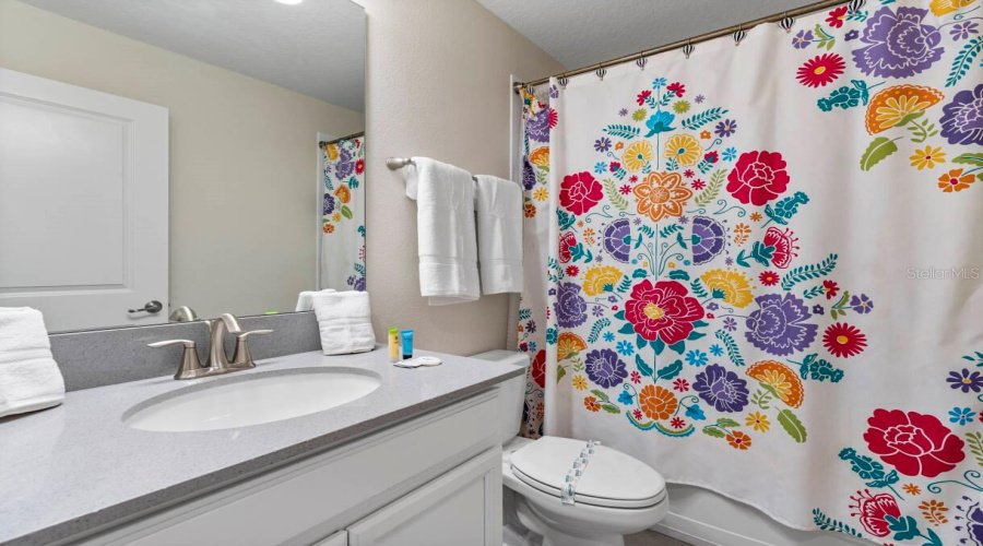 Davenport, Florida 33896, 6 Bedrooms Bedrooms, ,6 Bathroomsbathrooms,Residential,For Sale,Stinger,Mfro6219187