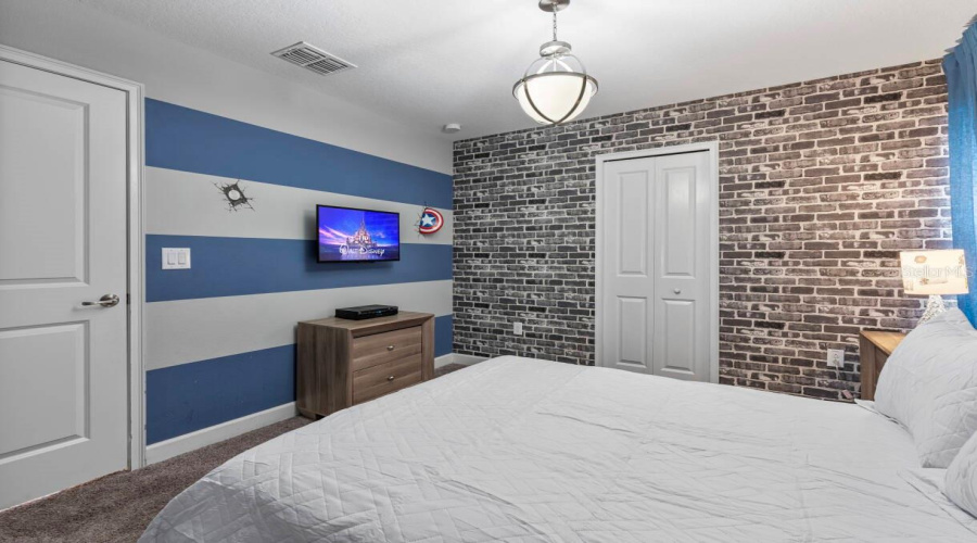 Davenport, Florida 33896, 6 Bedrooms Bedrooms, ,6 Bathroomsbathrooms,Residential,For Sale,Stinger,Mfro6219187