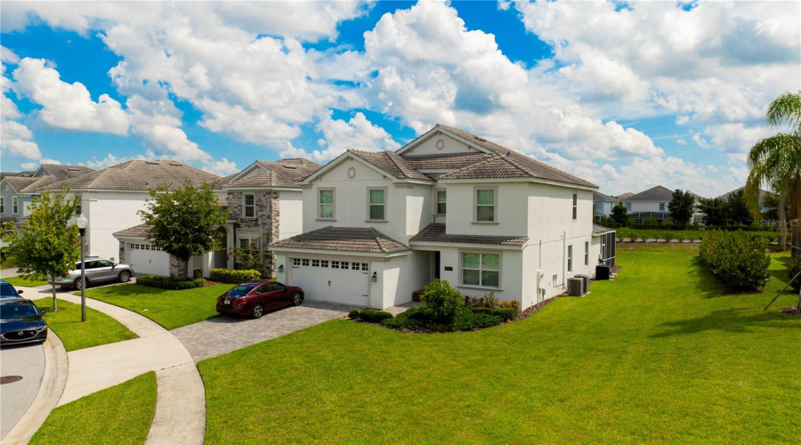 Davenport, Florida 33896, 6 Bedrooms Bedrooms, ,6 Bathroomsbathrooms,Residential,For Sale,Stinger,Mfro6219187