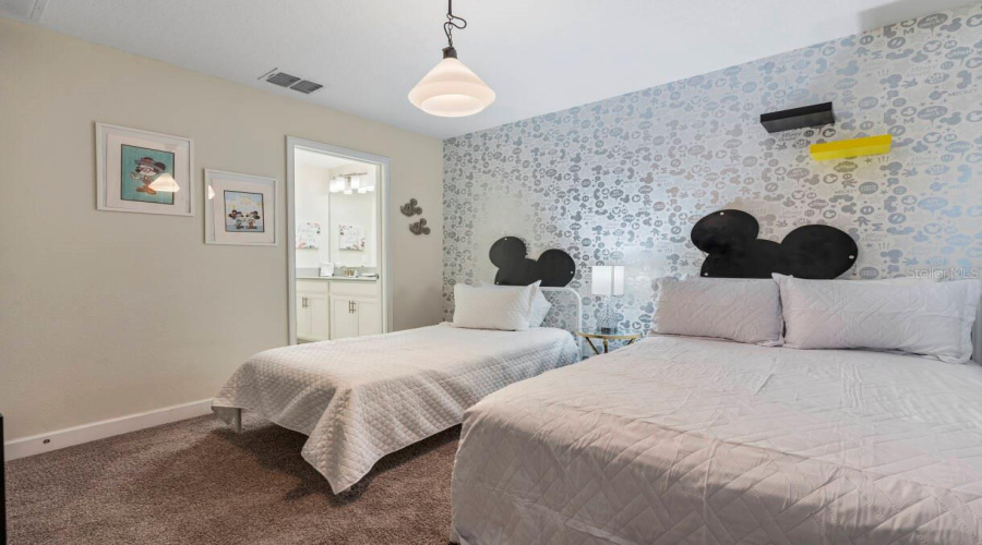 Davenport, Florida 33896, 6 Bedrooms Bedrooms, ,6 Bathroomsbathrooms,Residential,For Sale,Stinger,Mfro6219187