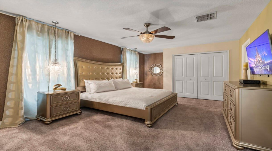 Davenport, Florida 33896, 6 Bedrooms Bedrooms, ,6 Bathroomsbathrooms,Residential,For Sale,Stinger,Mfro6219187