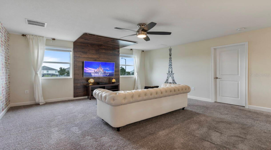 Davenport, Florida 33896, 6 Bedrooms Bedrooms, ,6 Bathroomsbathrooms,Residential,For Sale,Stinger,Mfro6219187