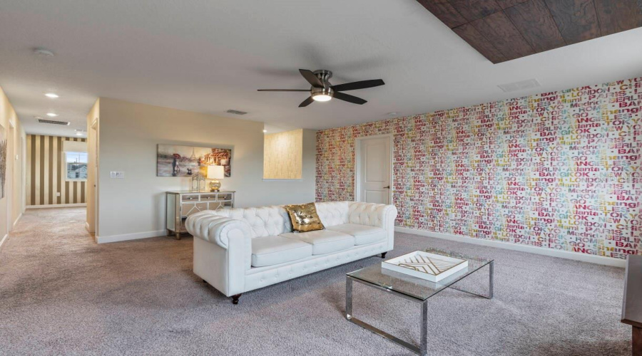 Davenport, Florida 33896, 6 Bedrooms Bedrooms, ,6 Bathroomsbathrooms,Residential,For Sale,Stinger,Mfro6219187