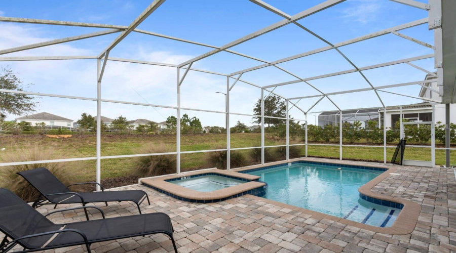 Davenport, Florida 33896, 6 Bedrooms Bedrooms, ,6 Bathroomsbathrooms,Residential,For Sale,Stinger,Mfro6219187