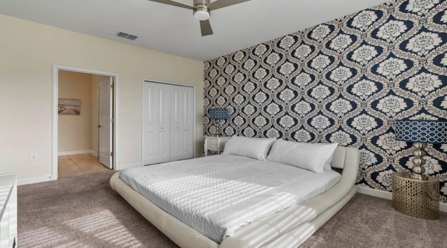 Davenport, Florida 33896, 6 Bedrooms Bedrooms, ,6 Bathroomsbathrooms,Residential,For Sale,Stinger,Mfro6219187