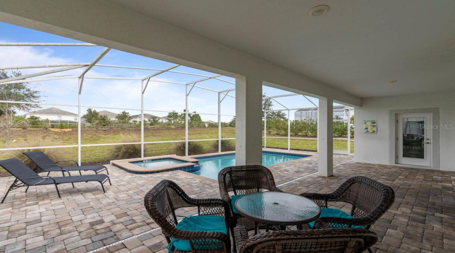 Davenport, Florida 33896, 6 Bedrooms Bedrooms, ,6 Bathroomsbathrooms,Residential,For Sale,Stinger,Mfro6219187