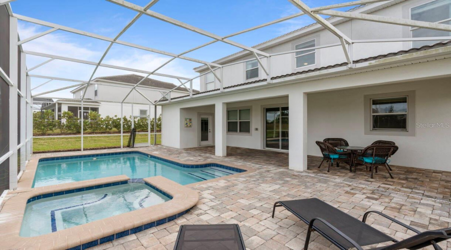 Davenport, Florida 33896, 6 Bedrooms Bedrooms, ,6 Bathroomsbathrooms,Residential,For Sale,Stinger,Mfro6219187