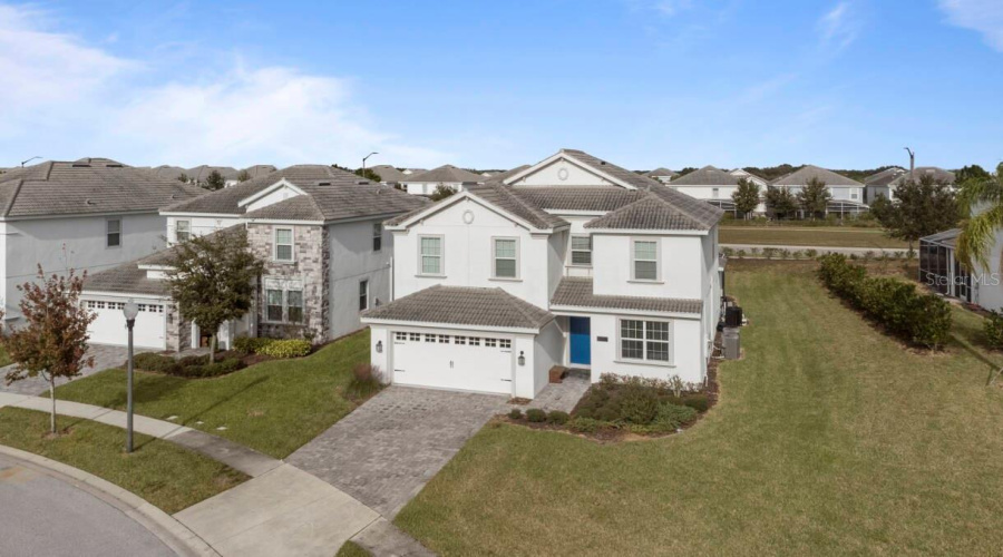 Davenport, Florida 33896, 6 Bedrooms Bedrooms, ,6 Bathroomsbathrooms,Residential,For Sale,Stinger,Mfro6219187