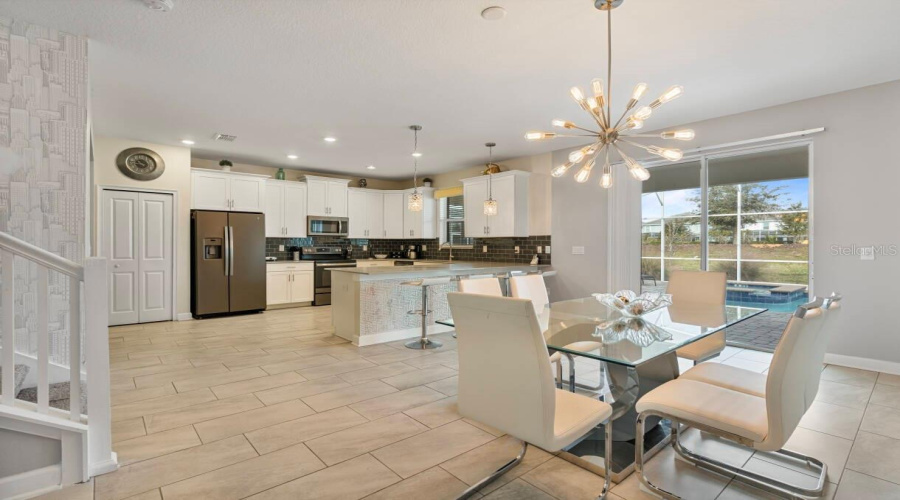 Davenport, Florida 33896, 6 Bedrooms Bedrooms, ,6 Bathroomsbathrooms,Residential,For Sale,Stinger,Mfro6219187