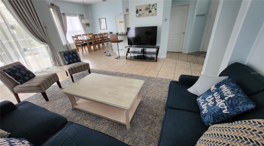 Davenport, Florida 33897, 5 Bedrooms Bedrooms, ,3 Bathroomsbathrooms,Residential,For Sale,Brunello,Mfrs5108247