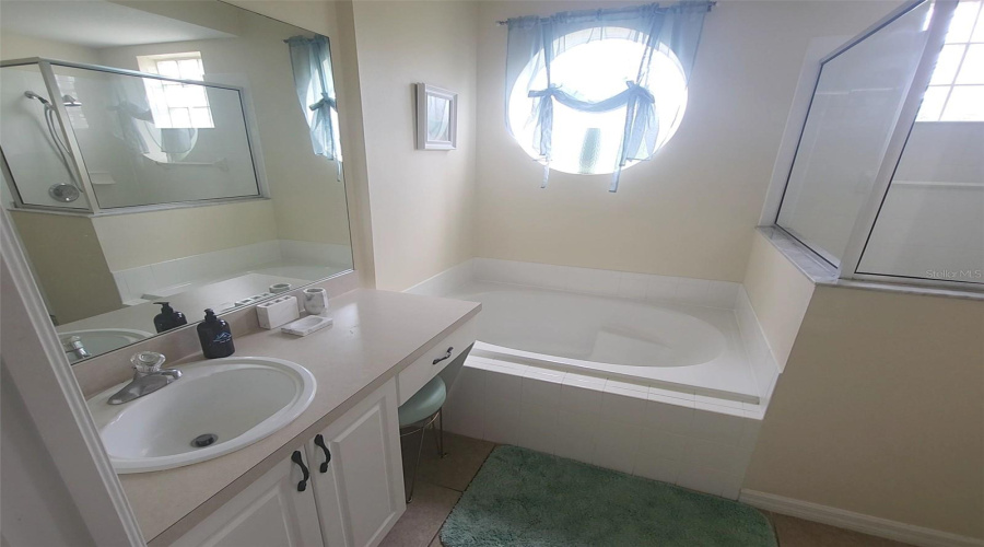Davenport, Florida 33897, 5 Bedrooms Bedrooms, ,3 Bathroomsbathrooms,Residential,For Sale,Brunello,Mfrs5108247