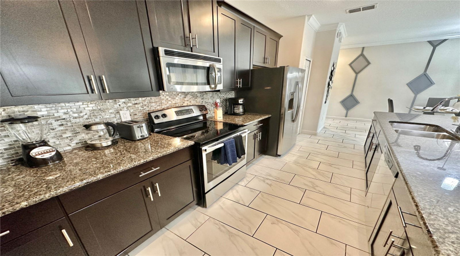 Kissimmee, Florida 34746, 4 Bedrooms Bedrooms, ,3 Bathroomsbathrooms,Residential,For Sale,Clock Tower,Mfro6221686