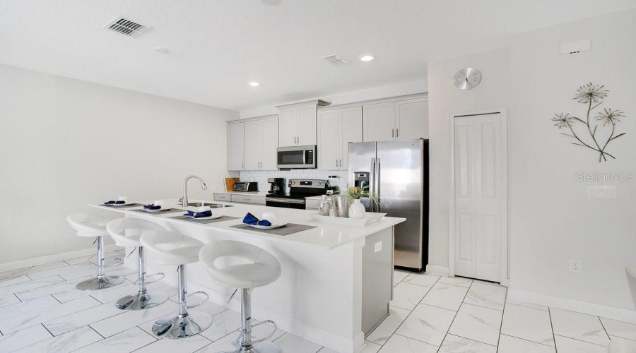 Davenport, Florida 33896, 4 Bedrooms Bedrooms, ,3 Bathroomsbathrooms,Residential,For Sale,Plunker,Mfro6218700