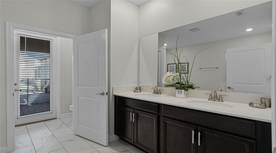 Kissimmee, Florida 34746, 9 Bedrooms Bedrooms, ,5 Bathroomsbathrooms,Residential,For Sale,Target Blvd,Mfro6223640