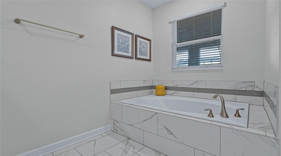 Kissimmee, Florida 34746, 9 Bedrooms Bedrooms, ,5 Bathroomsbathrooms,Residential,For Sale,Target Blvd,Mfro6223640