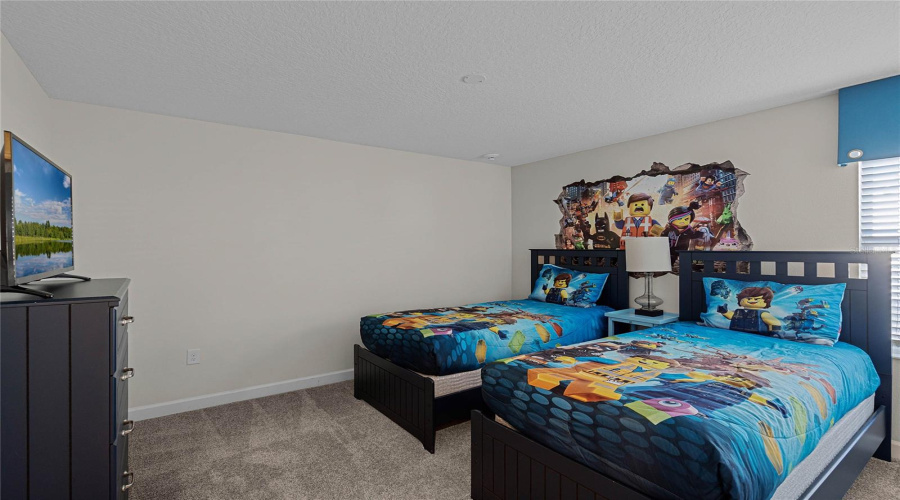Kissimmee, Florida 34746, 9 Bedrooms Bedrooms, ,5 Bathroomsbathrooms,Residential,For Sale,Target Blvd,Mfro6223640